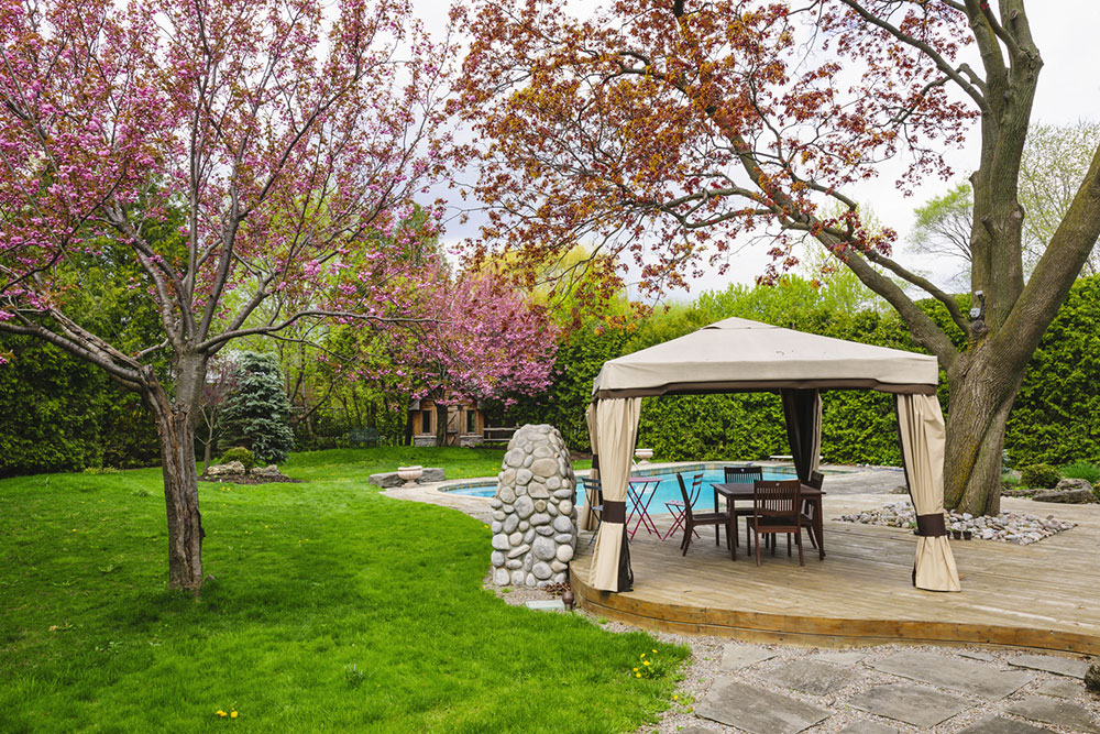 12 patio or backyard shade ideas to protect from heat