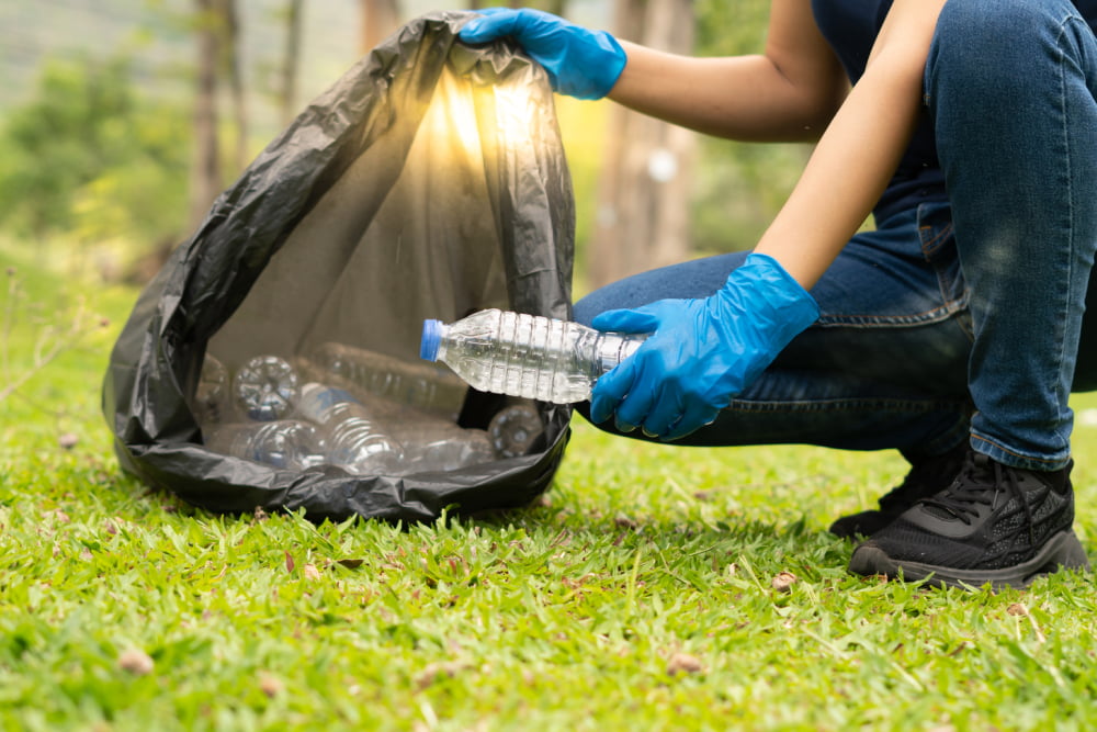 7 essential tips for using trash bags and cans